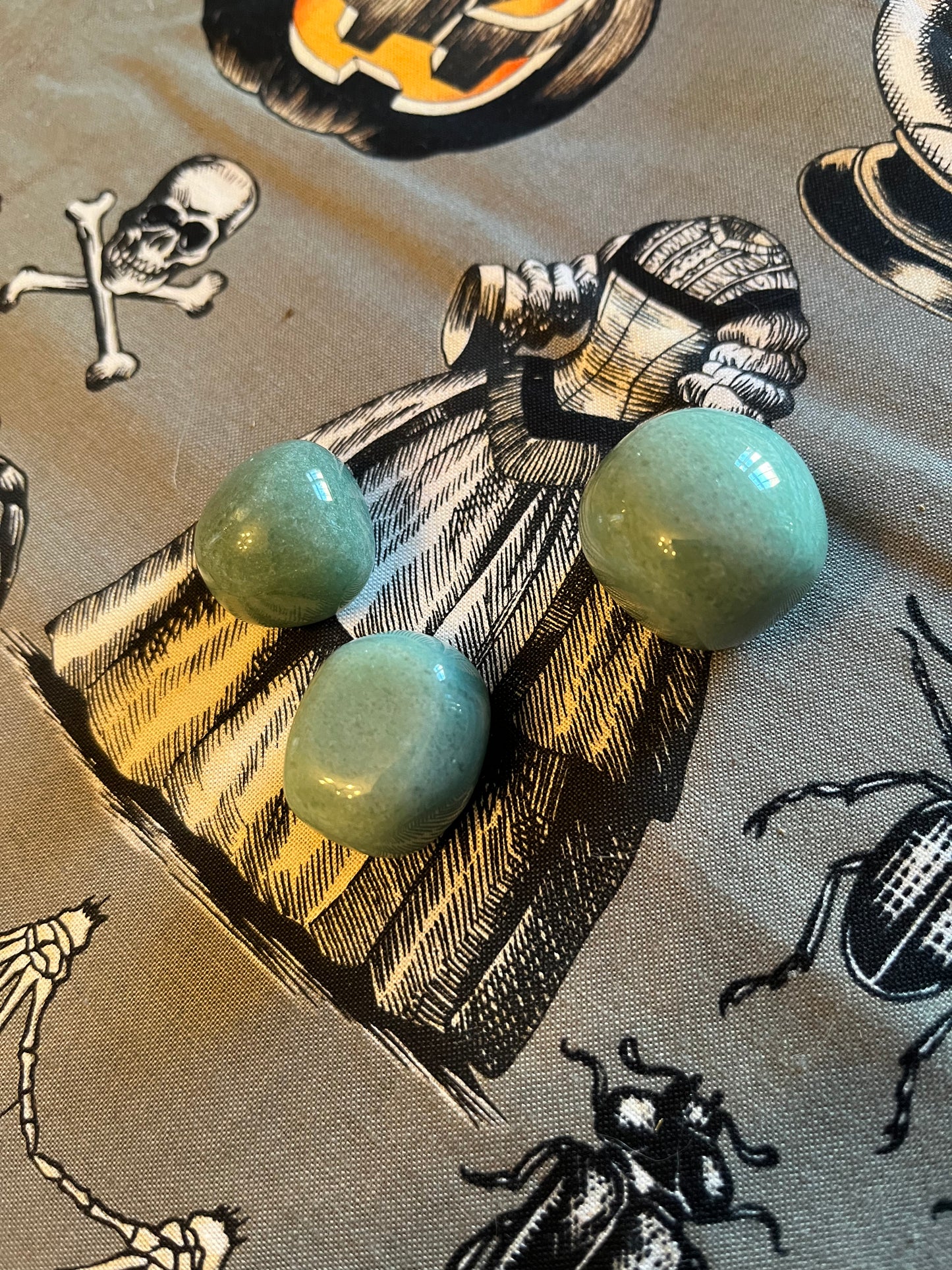 Green aventurine tumbles